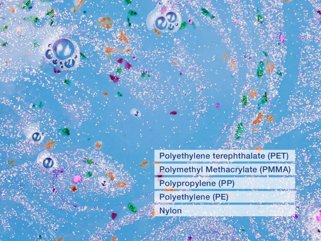 Microplásticos en botellas de agua